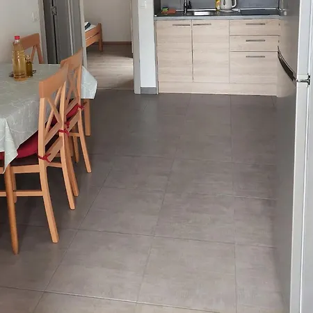 House Uljana - Two Bedroom With Terrace 3 דירה